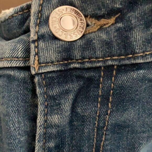 Levi’s 518  Size 3 Distressed Jeans.  W26/L32 - Picture 8 of 9